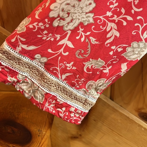 Shyanne Country. Wear It. Mean It. Floral Embroidery Detail Women’s top, size L - Picture 2 of 16